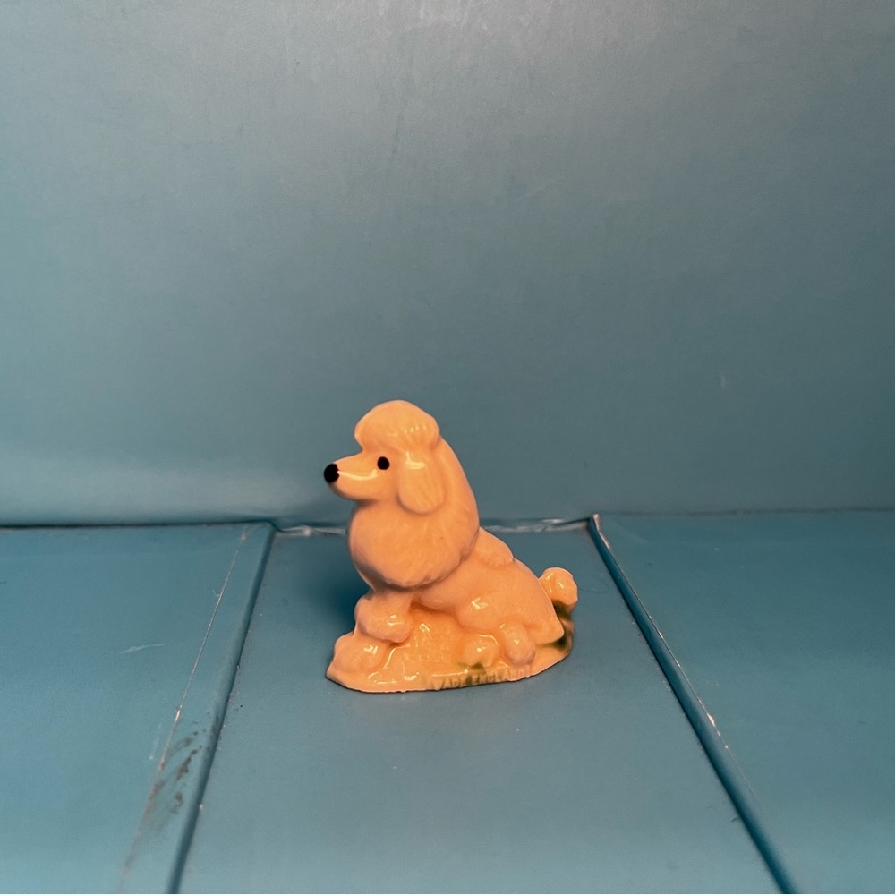 Wade Whimsies - Red Rose Tea - Poodle